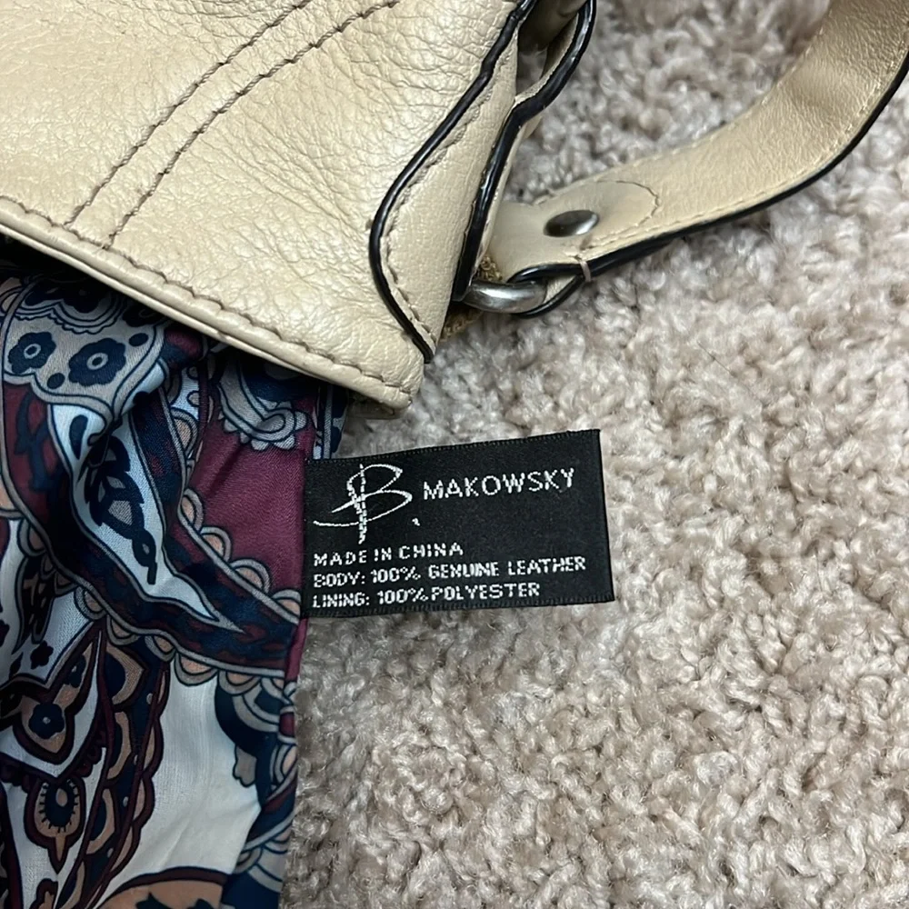 B Makowsky leather Crossbody shoulder bag light brown